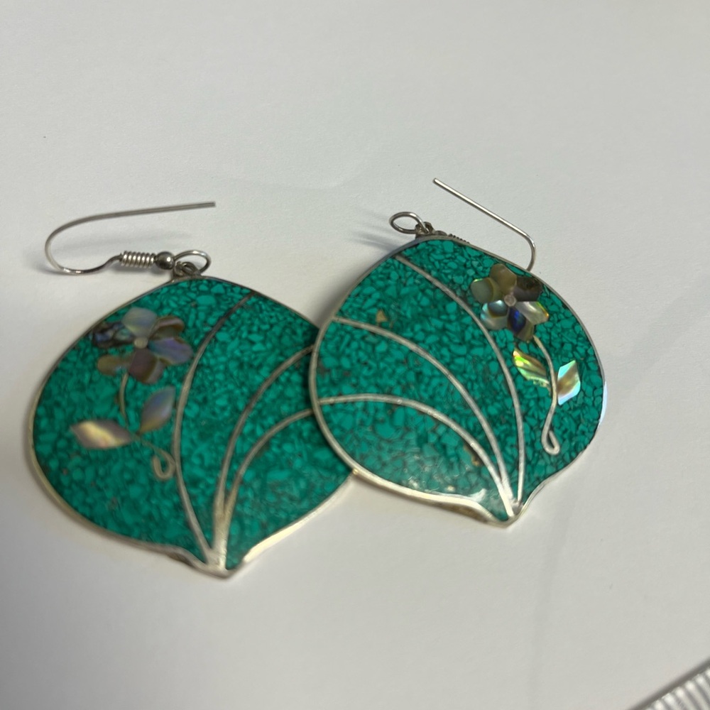 💙💚Vintage Alpaca Mexico Turquoise & Abalone Inlaid Earrings💙💚